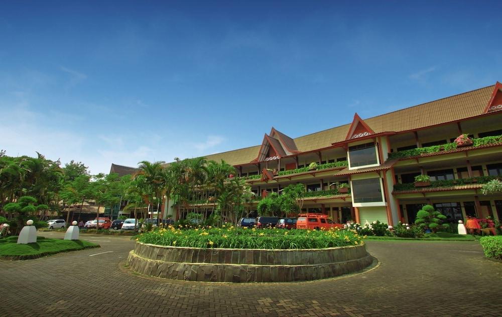 Kusuma Agrowisata Resort & Convention Μαλάνγκ Εξωτερικό φωτογραφία